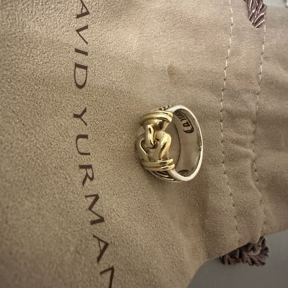 David Yurman Buckle Ring. Size 6.5- with bag.